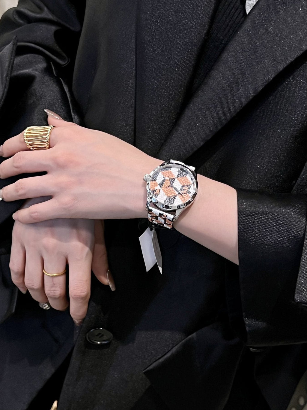 Gucci Geometric-Pattern Watch