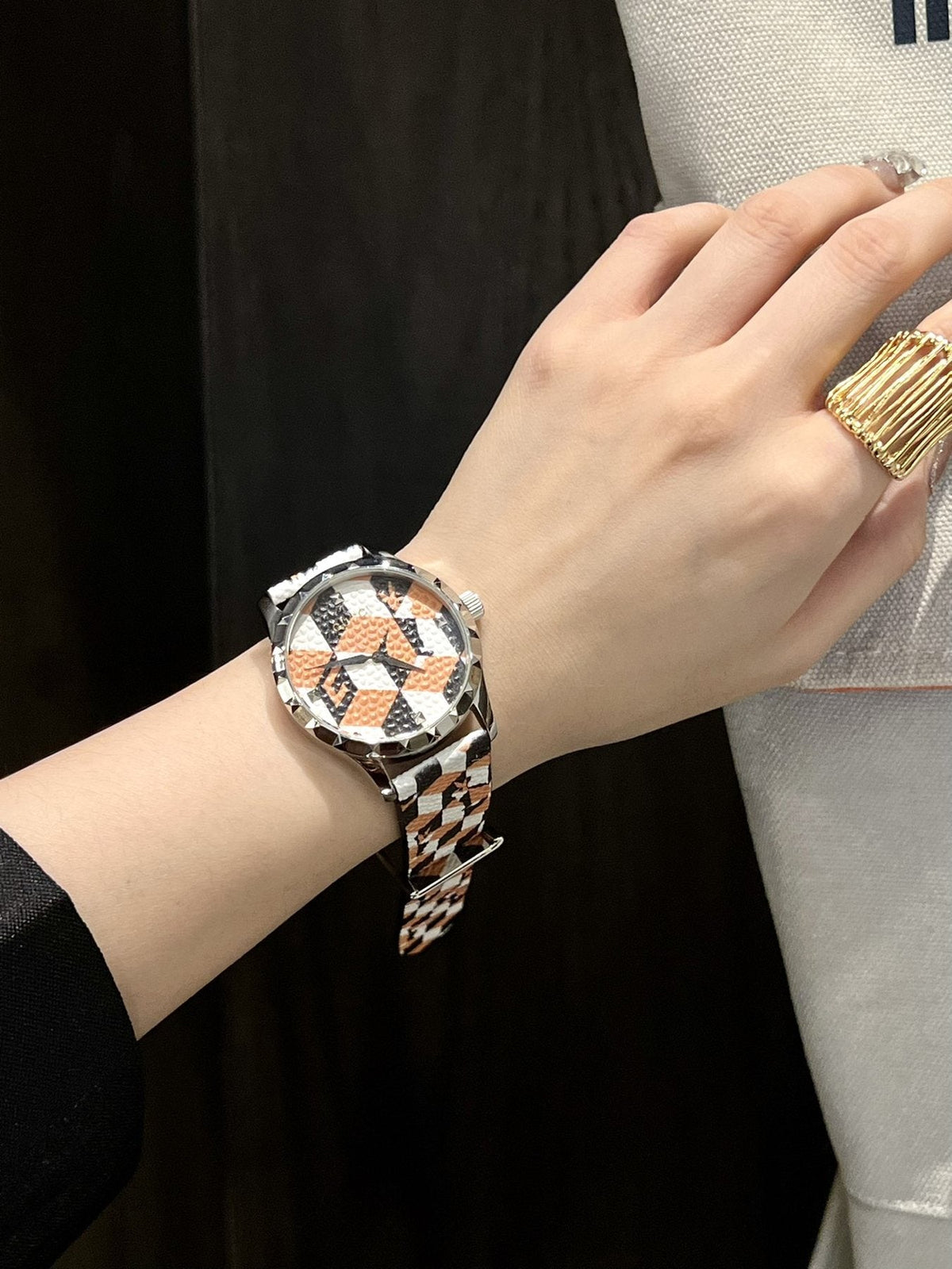 Gucci Geometric-Pattern Watch
